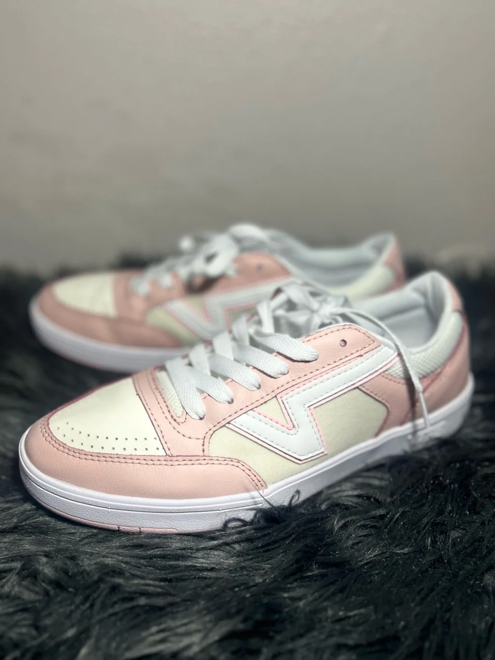 Vans Lowland Sneakers Pink White Perforated Toe Casual ComfyCush Shoes Size 9.5